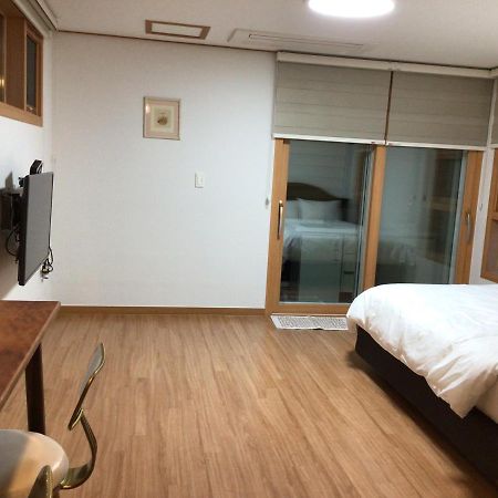 Sungsan Woori House Pension Seogwipo Exteriör bild