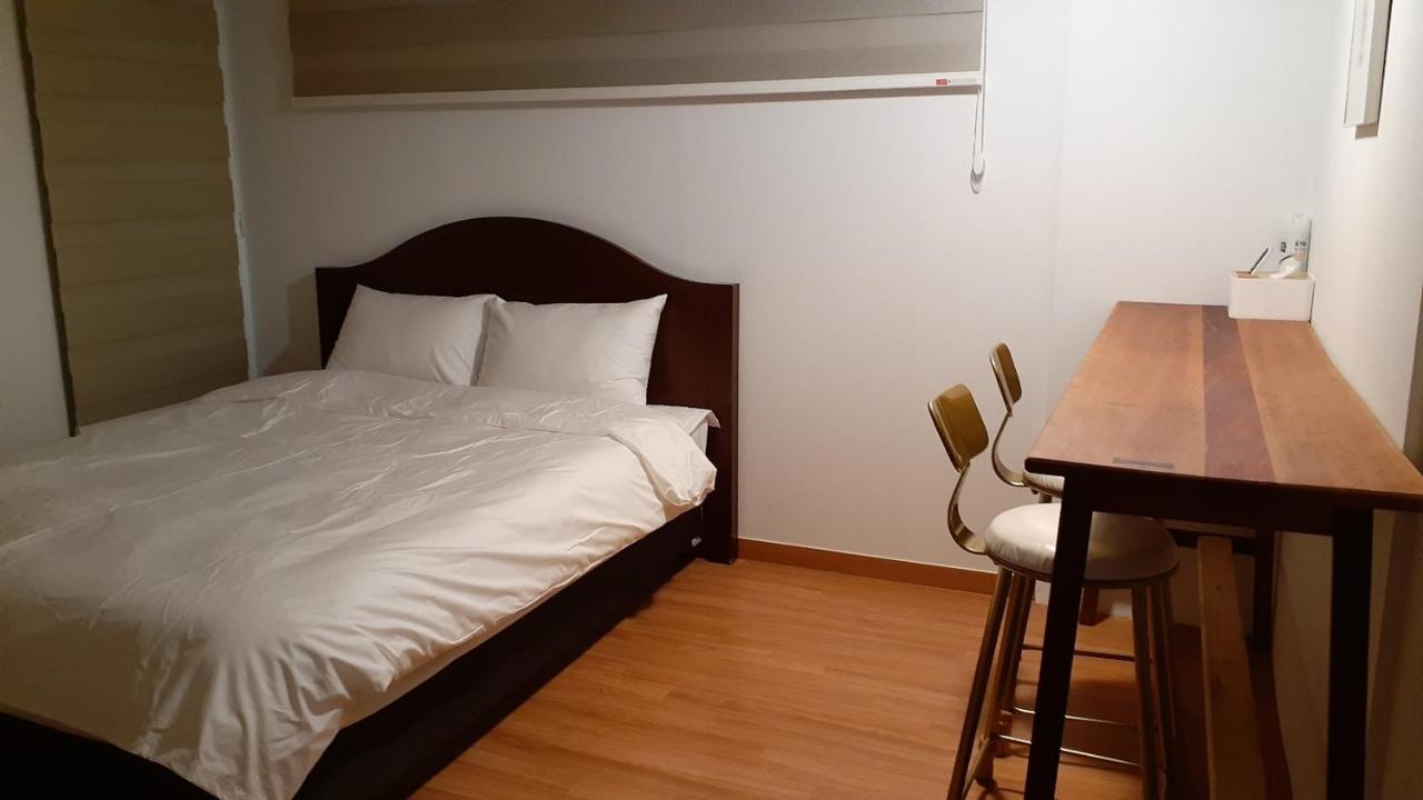 Sungsan Woori House Pension Seogwipo Exteriör bild