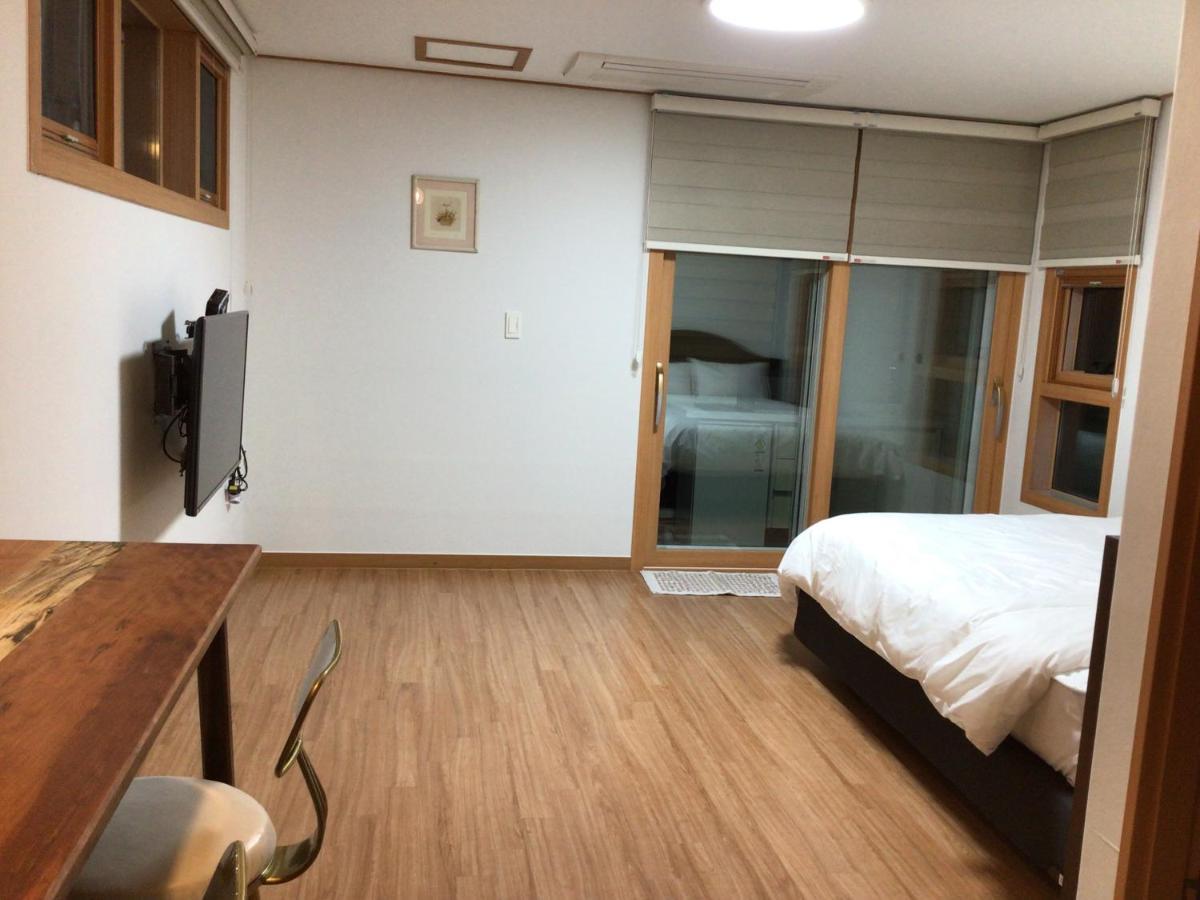 Sungsan Woori House Pension Seogwipo Exteriör bild