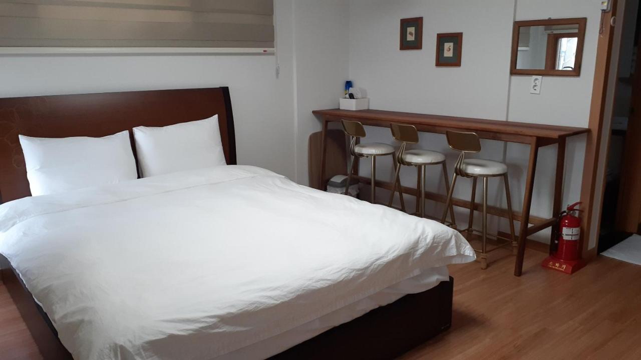 Sungsan Woori House Pension Seogwipo Exteriör bild